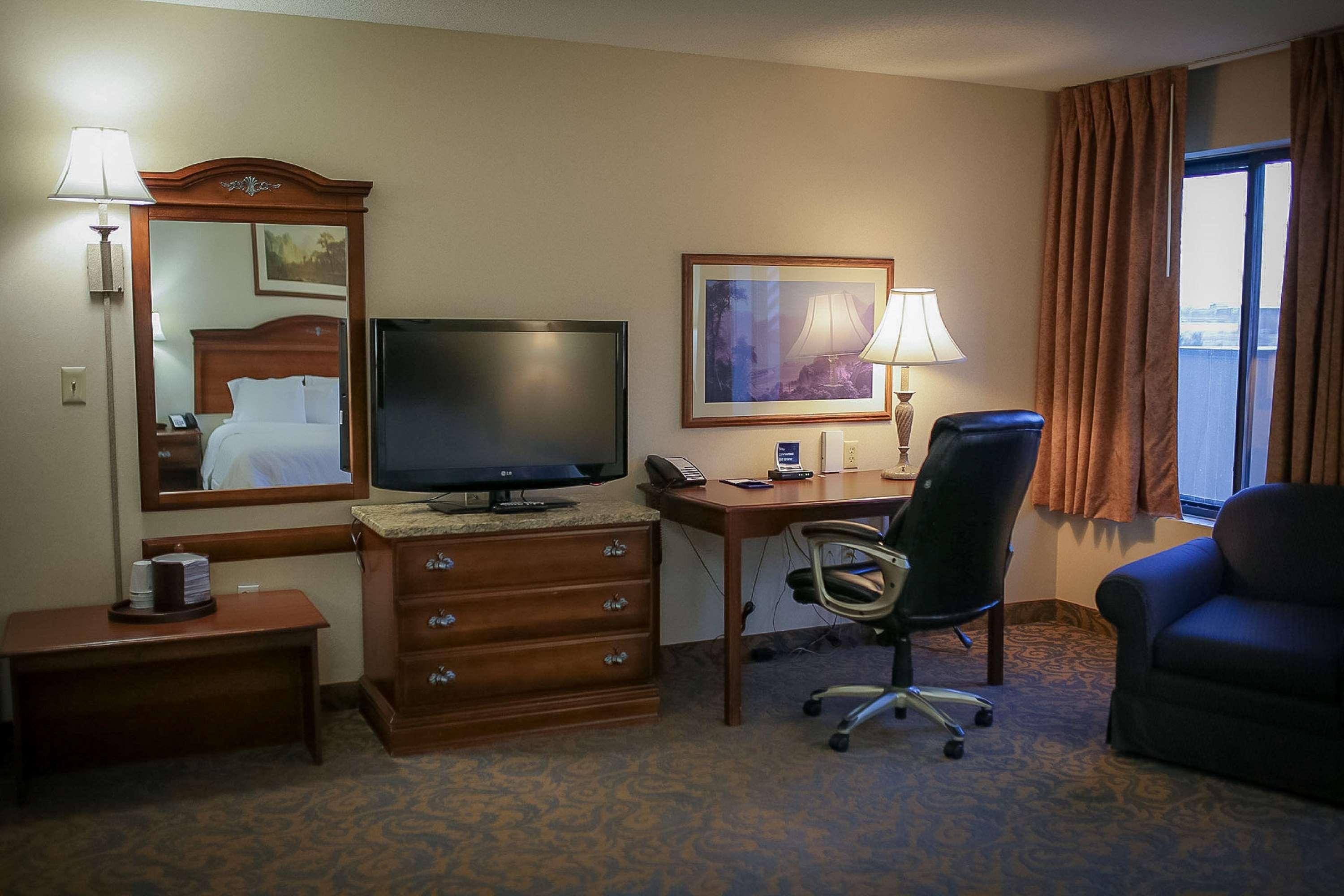 Surestay Plus Hotel By Best Western Шайен Екстериор снимка
