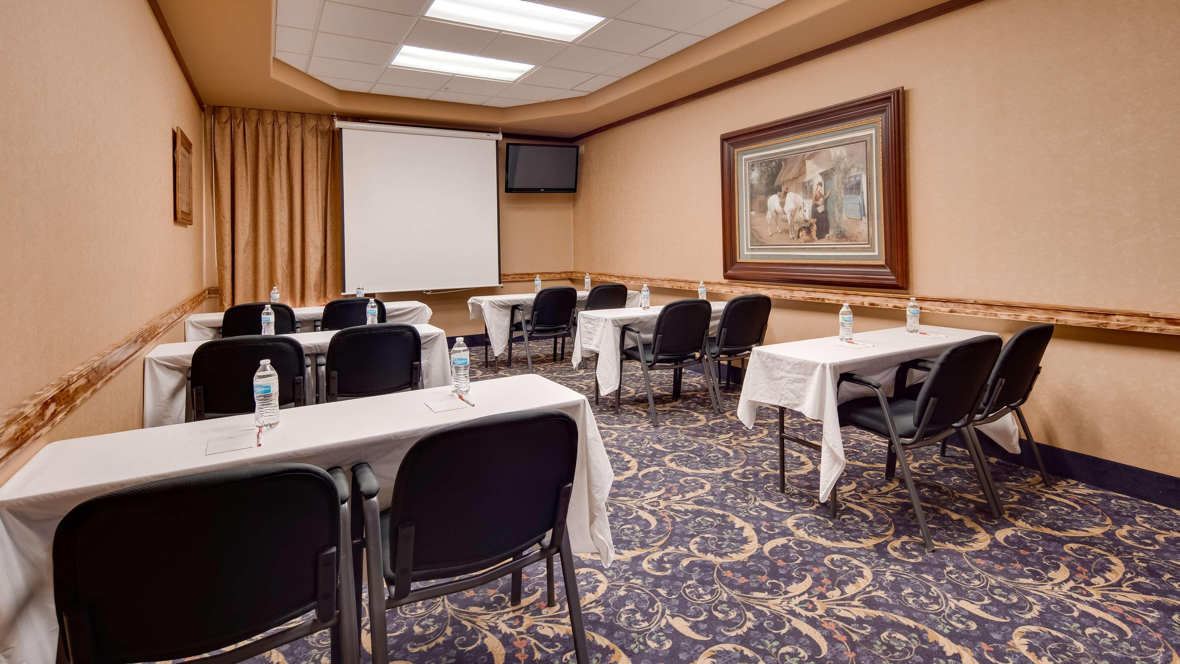 Surestay Plus Hotel By Best Western Шайен Екстериор снимка